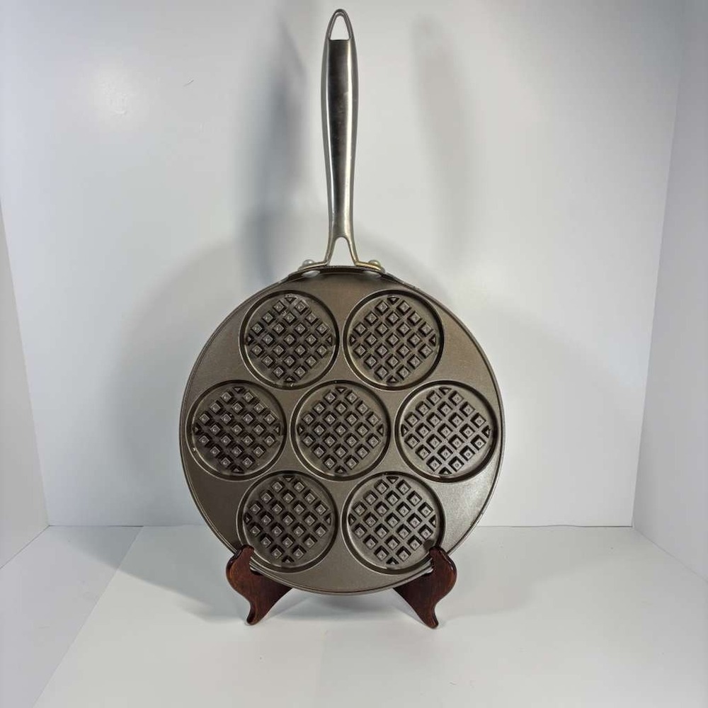 NORDIC WARE Non Stick‎ Silver Dollar Waffle Chaffle Pan Makes 7 Waffles at Once